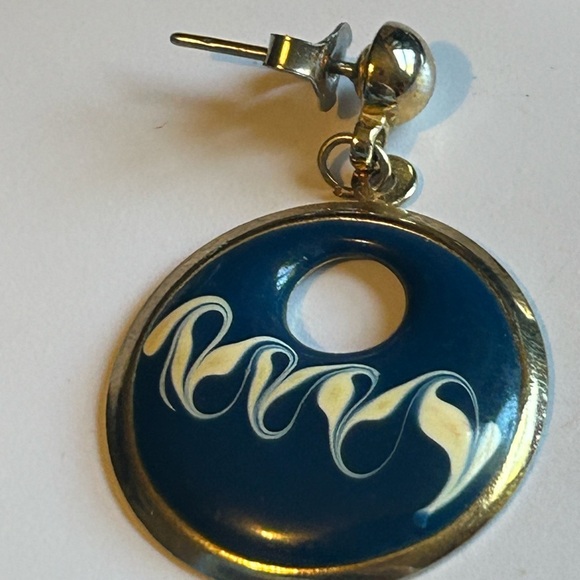 Vintage Navy Enamel Swirl Dangle Earrings Gold Tone Retro Statement Jewelry - Picture 7 of 9